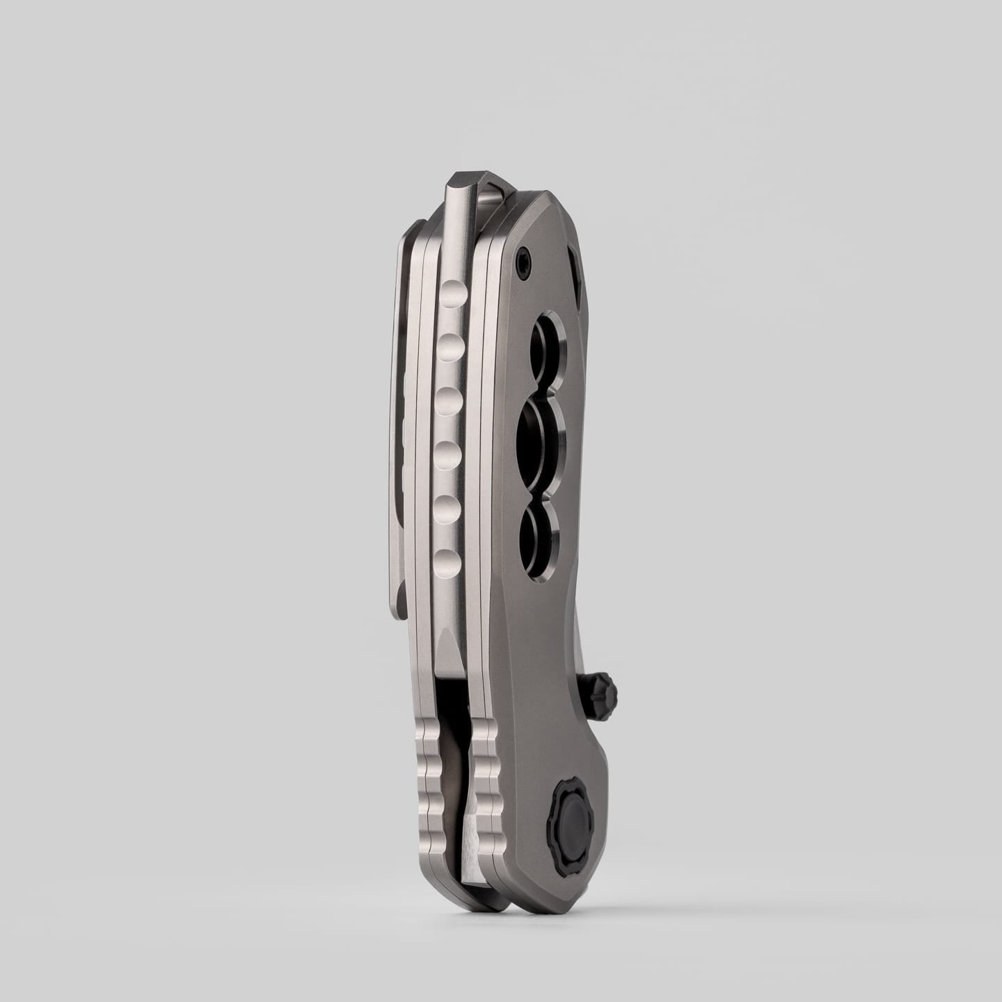42.COSMO Baby Teeth Titanium/M390