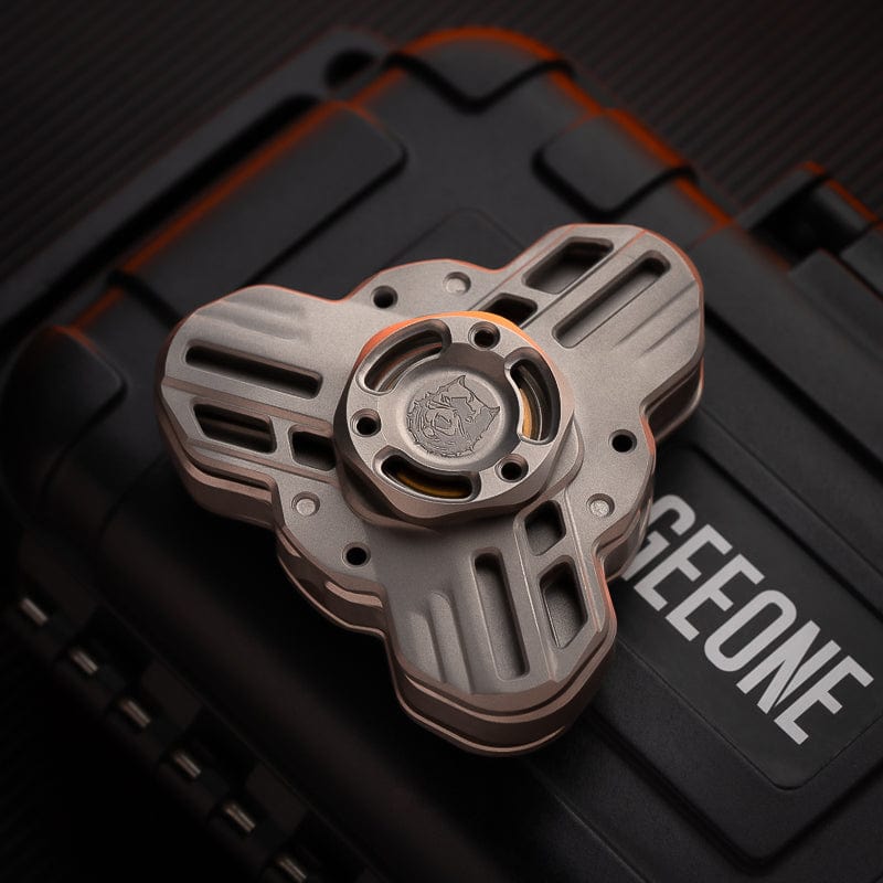 Tri linkage spinner
