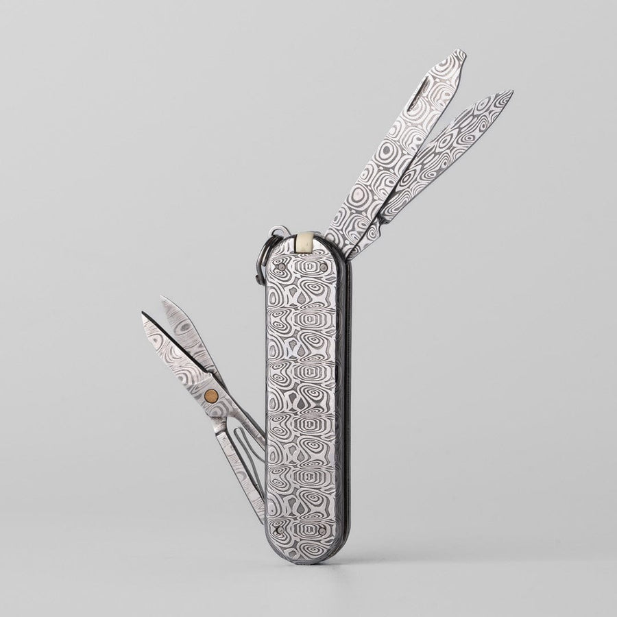 New Play 58 Swiss Army Knife BlueTongue Damascus