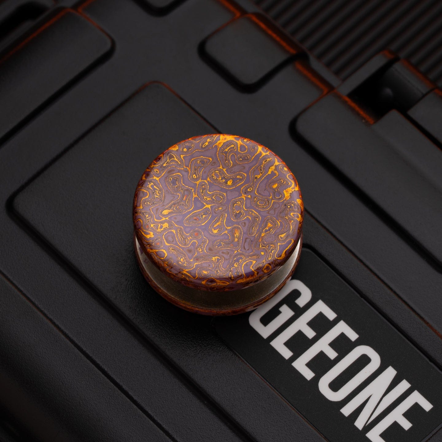 Lacquer Spinner Buttons