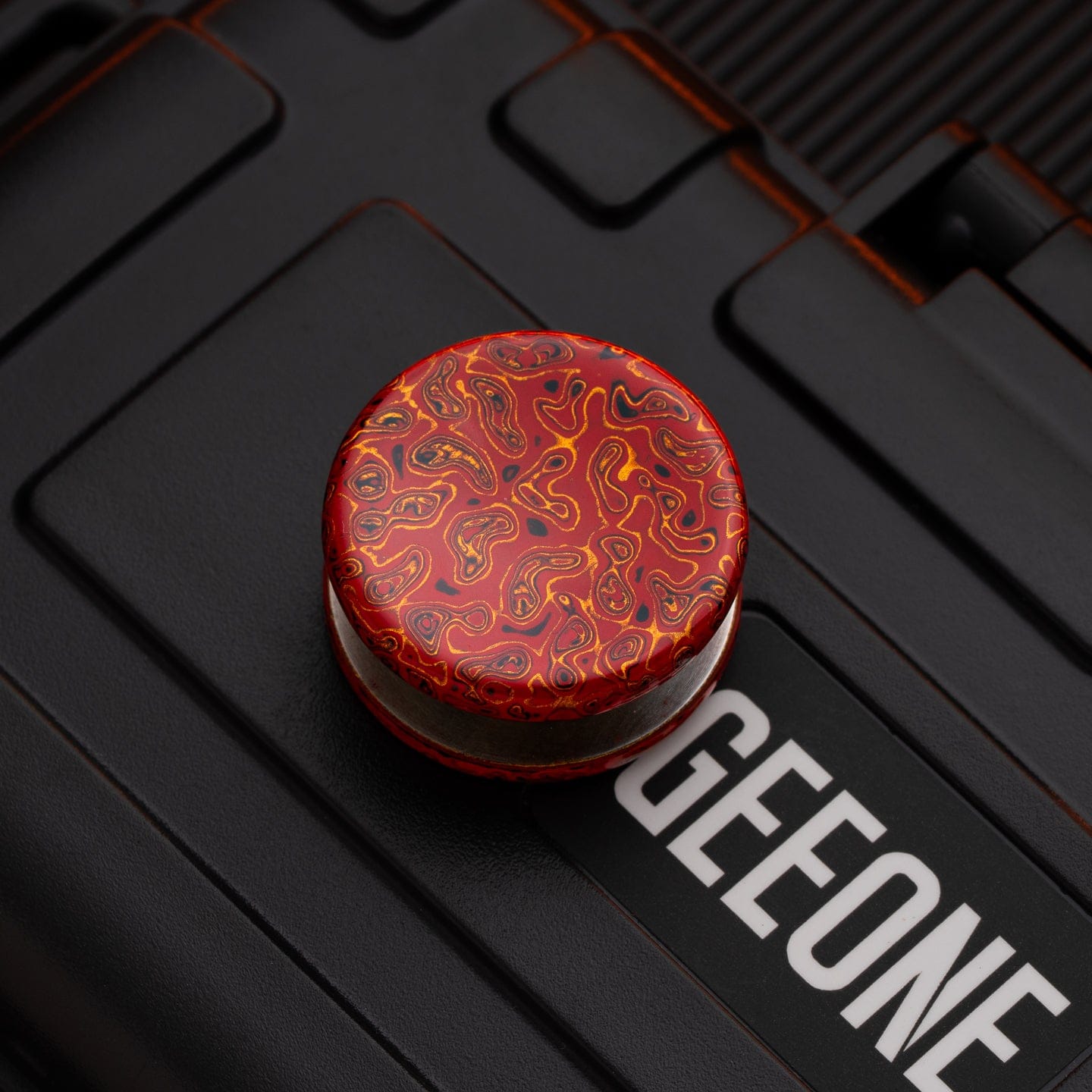 Lacquer Spinner Buttons