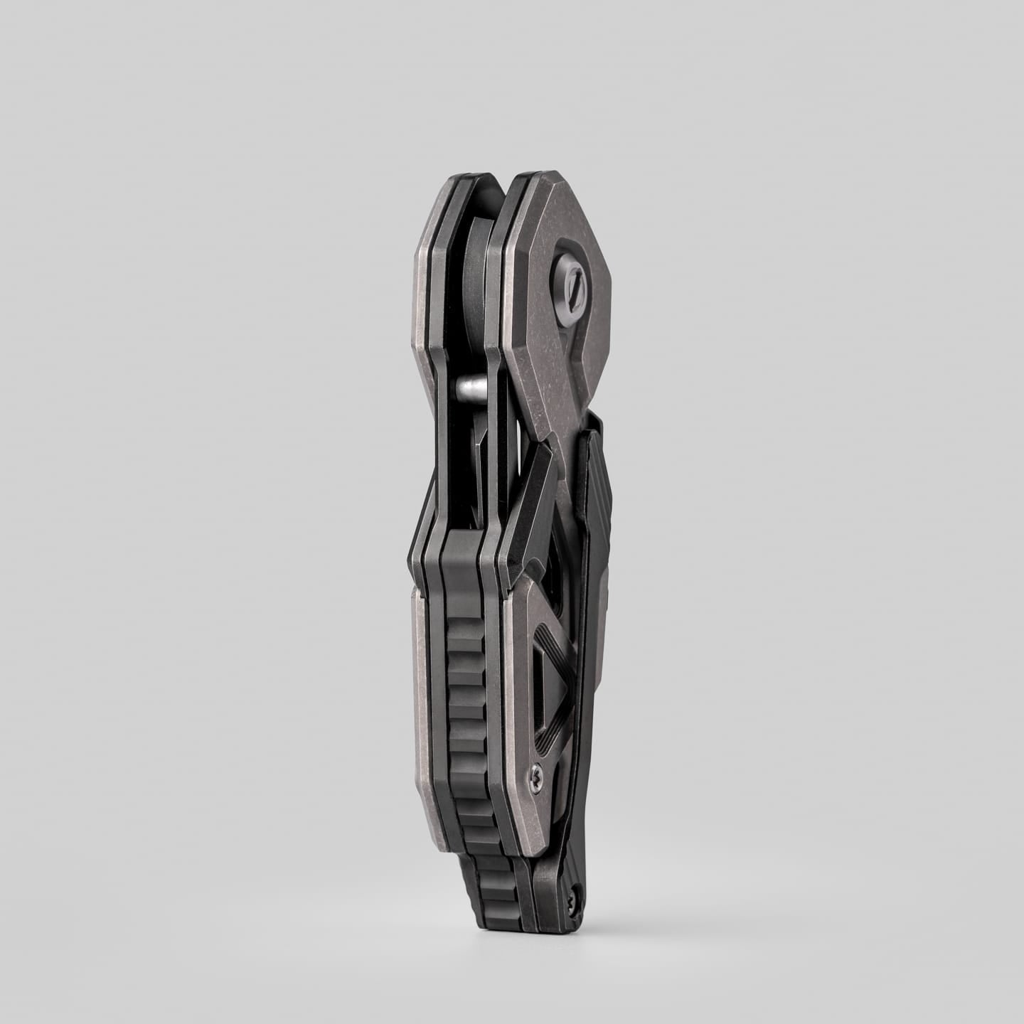 TEA ROOM TR-1 Titanium+M390