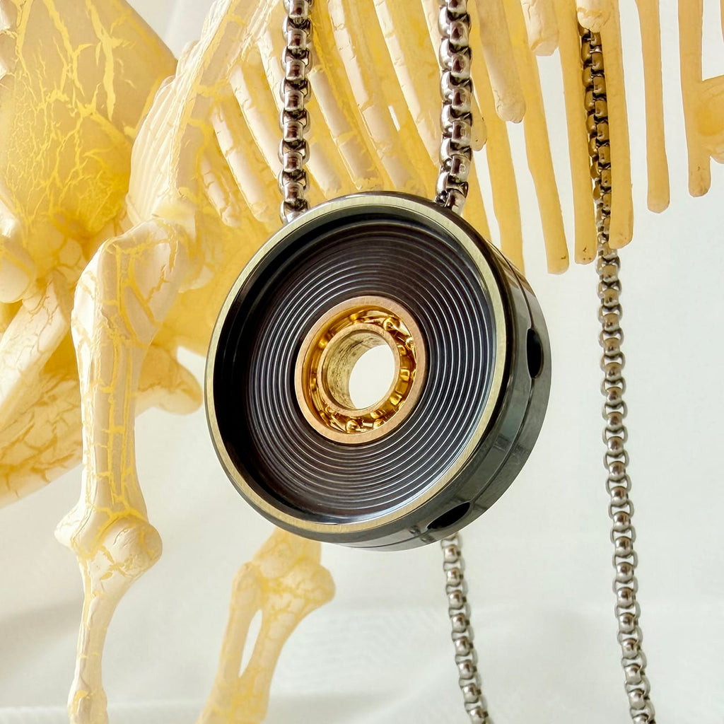 WM EDC Novo Buttons Necklace Zirconium-Black+Gold