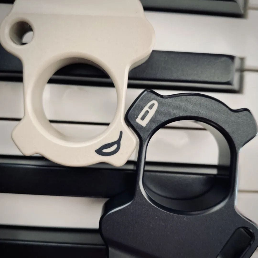 Uncle&Chica Knuckle Duster